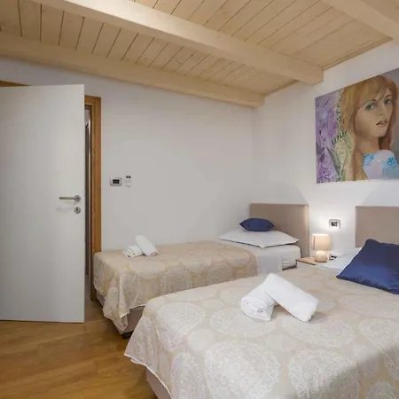 In - Istrien 43261 بيت للعطل *